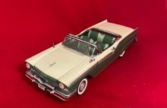 Danbury Mint 1957 Ford Fairlane 500 Skyliner