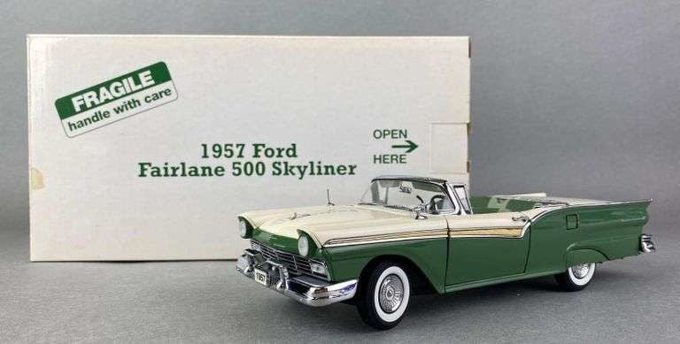 Danbury Mint 1957 Ford Fairlane 500 Skyliner