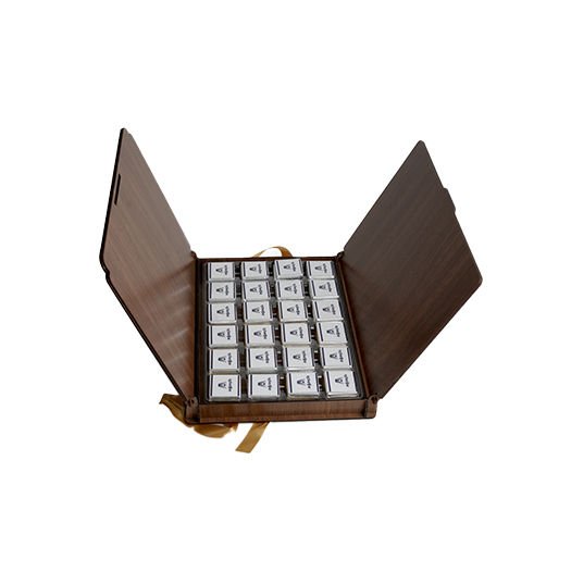 DERİLİ AHŞAP KUTULU ÇİKOLATA