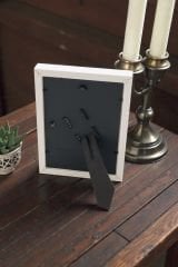 Beyaz Derinlikli Fotoğraf Çerçevesi