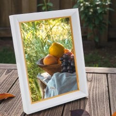 Beyaz Derinlikli Fotoğraf Çerçevesi