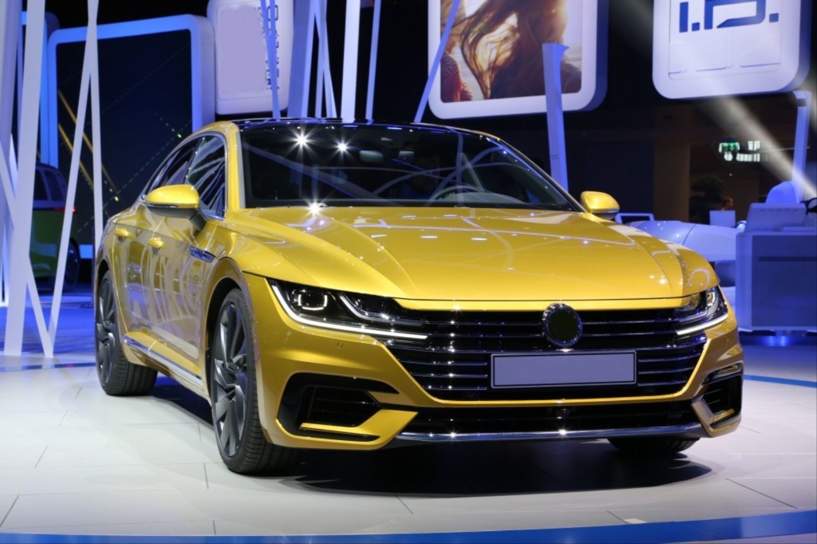 Volkswagen Arteon 2018 Sonrası Uyumlu Body Kıt R-Lıne
