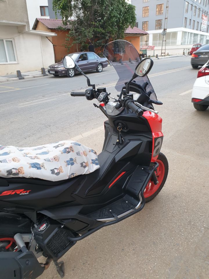 Aprilia SR GT 200 Ön Cam 2021-2024 Model 58cm Açıkfüme Renkli