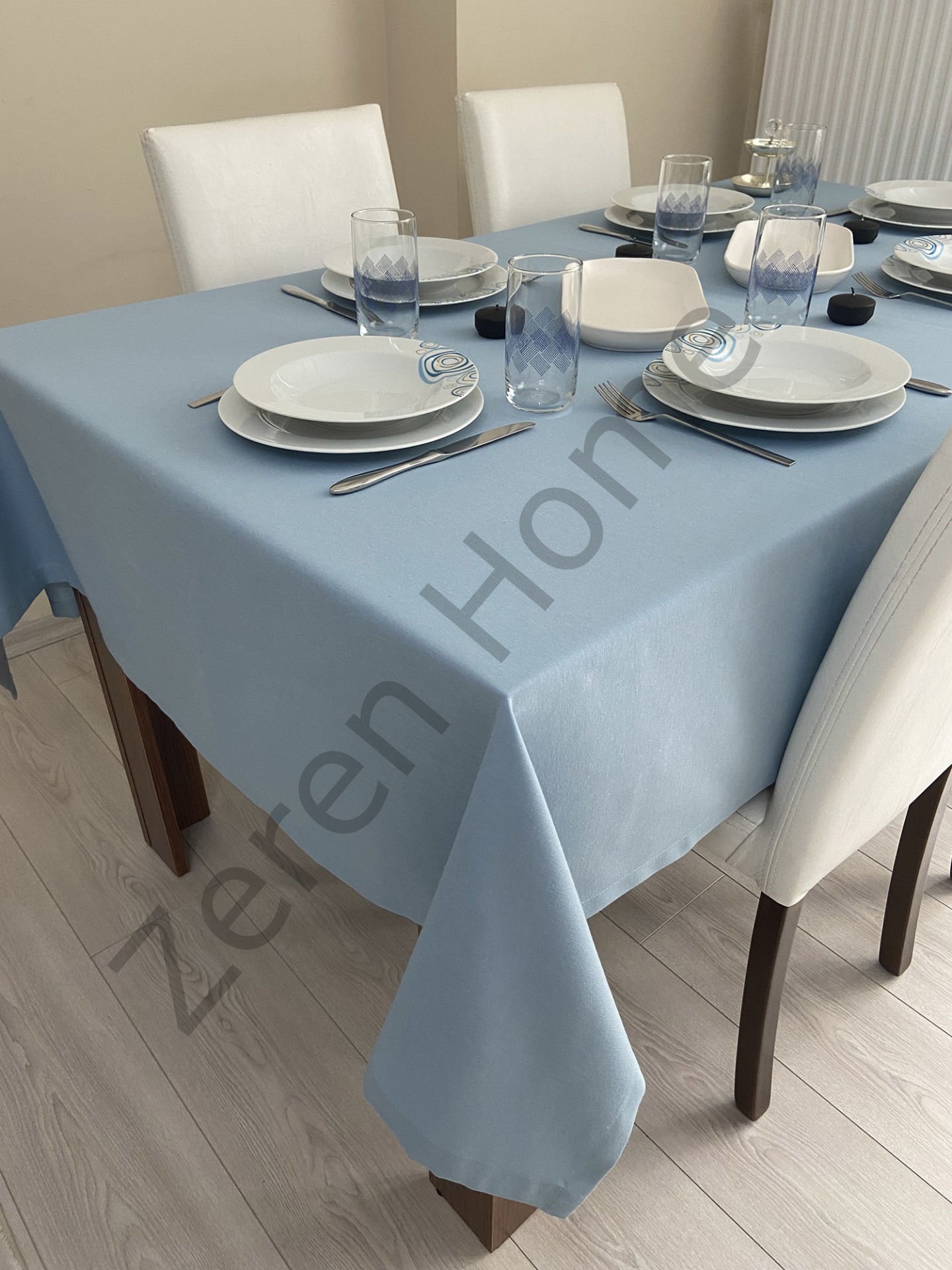 Zeren Home Sıvı Geçirmez Dertsiz Masa Örtüsü Mavi