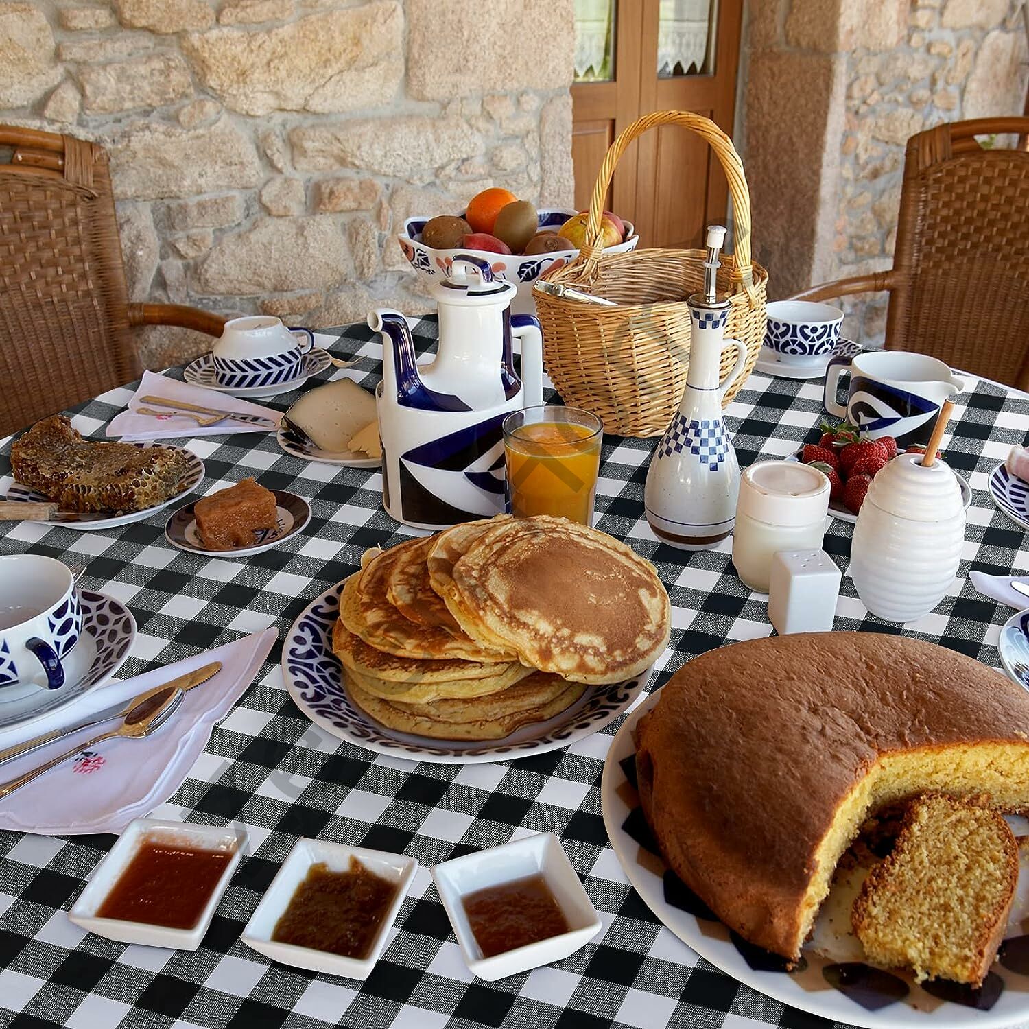 Zeren Home Sıvıya ve Lekeye Dayanıklı Yuvarlak Masa Örtüsü Kareli Siyah