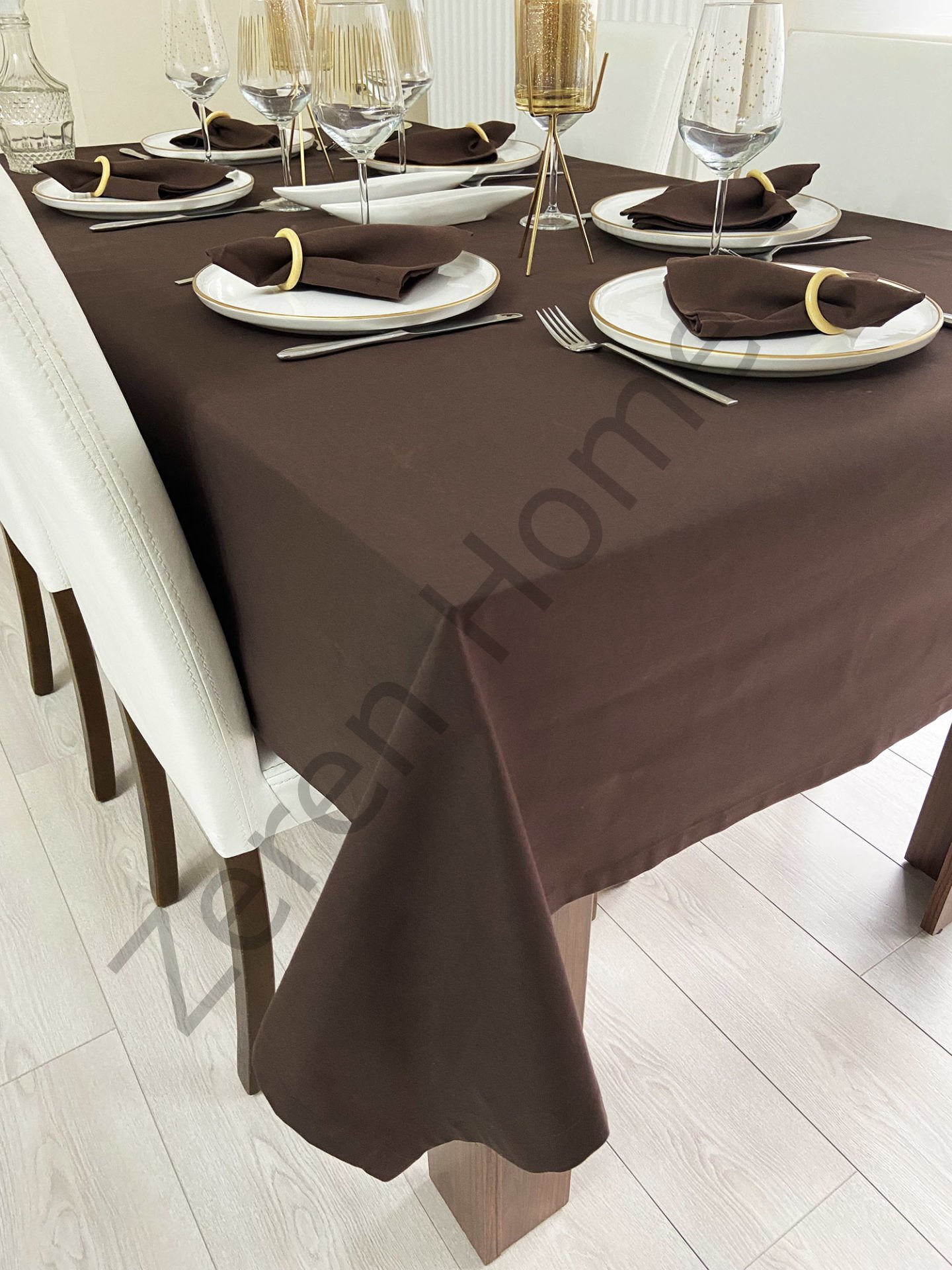 Zeren Home Sıvı Geçirmez Dertsiz Masa Örtüsü Kahverengi