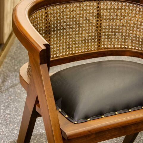 Oval Wicker Chair