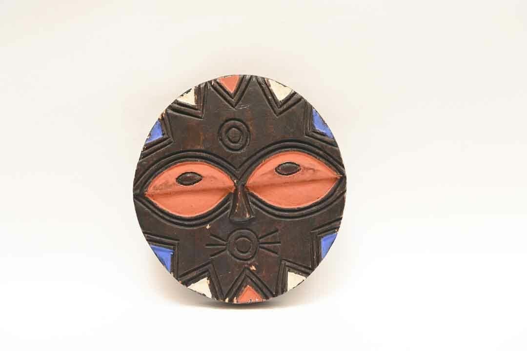 Yuvarlak Ahşap Mask