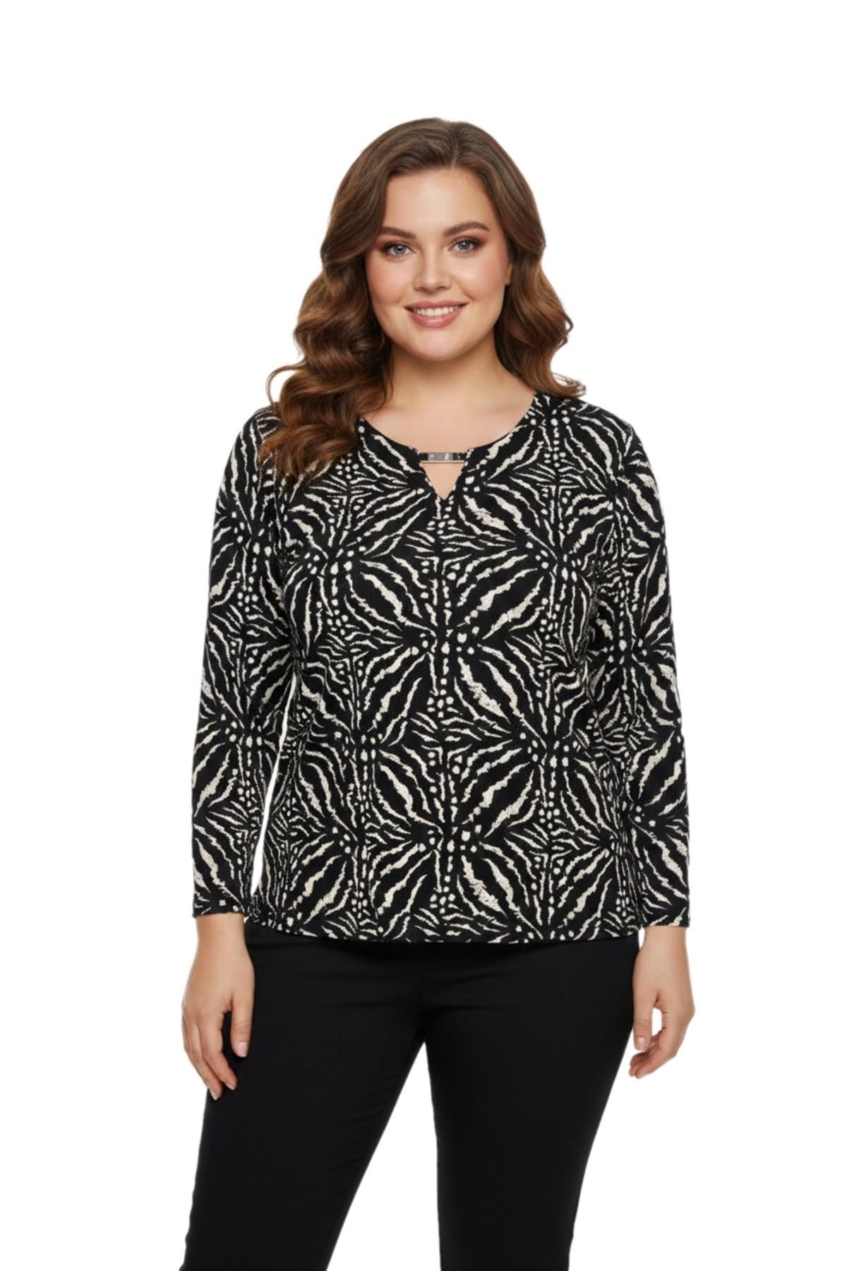 Kadın V Yaka Modelli Baskılı Bluz BGL-ST05101