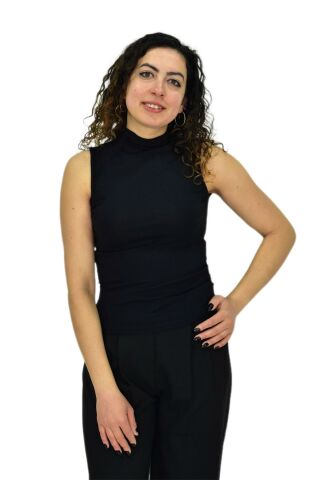 Kadın Düz Renk Vücuda Oturan Askılı Tişört BGL-ST04297