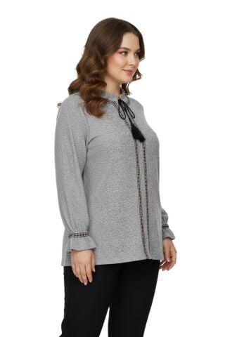 Kadın Yumoş Yaka Bağcıklı Kol Valonlu Modelli Bluz BGL-ST05141