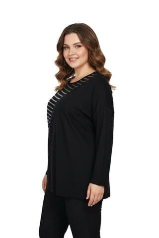 Kadın Siyah Sıfır Yaka Taşlı Bluz BGL-ST05152