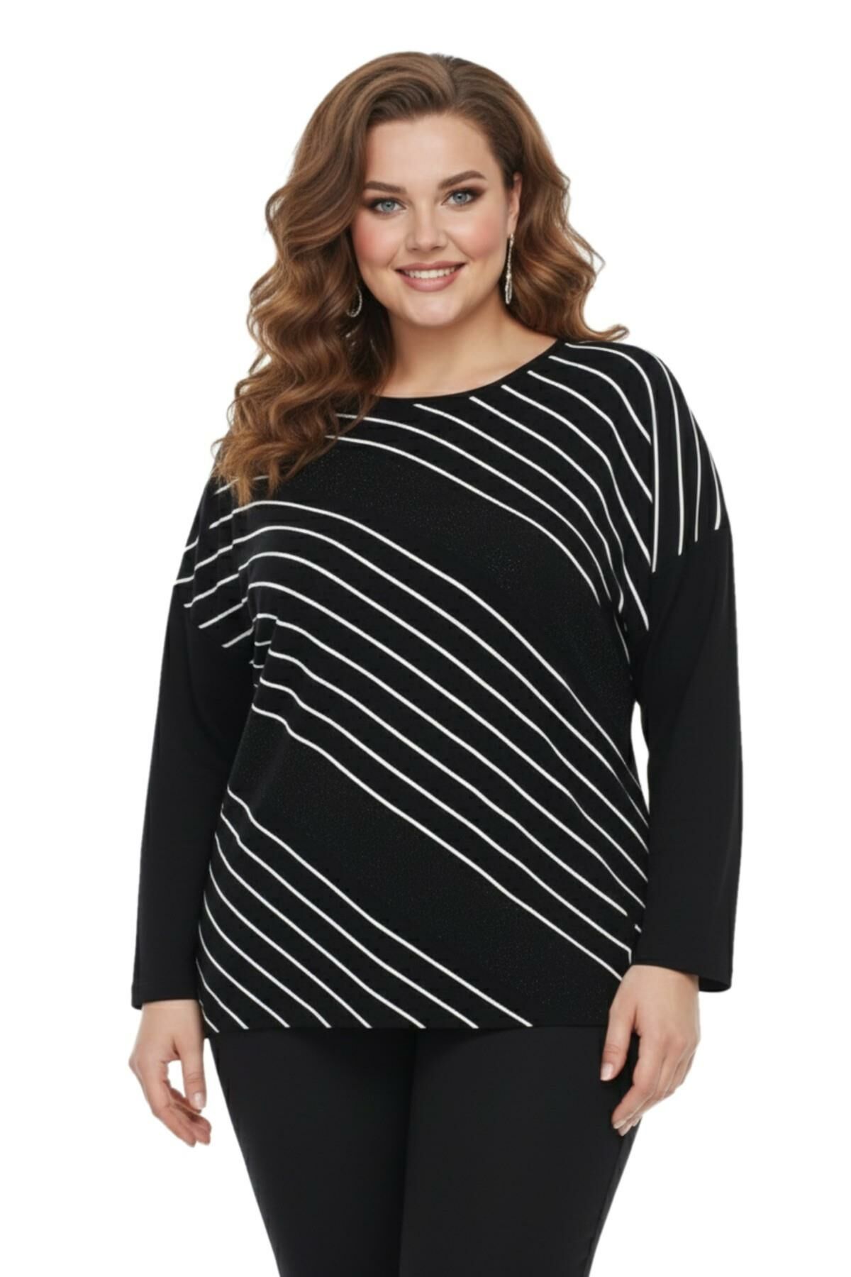 Kadın Siyah Sıfır Yaka Taşlı Bluz BGL-ST05157