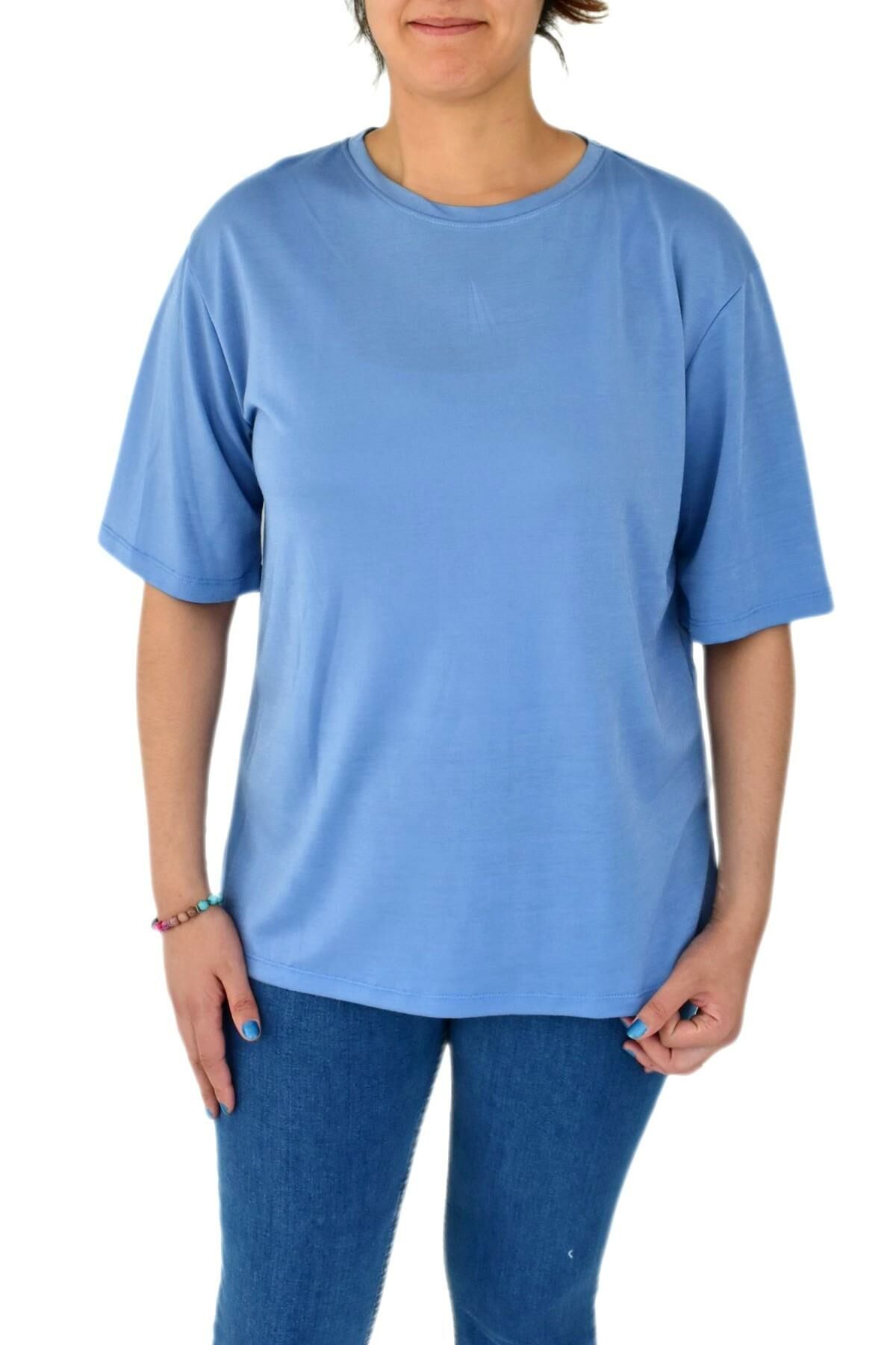 Kadın Sıfır Yaka Simli Tişört BGL-ST02091