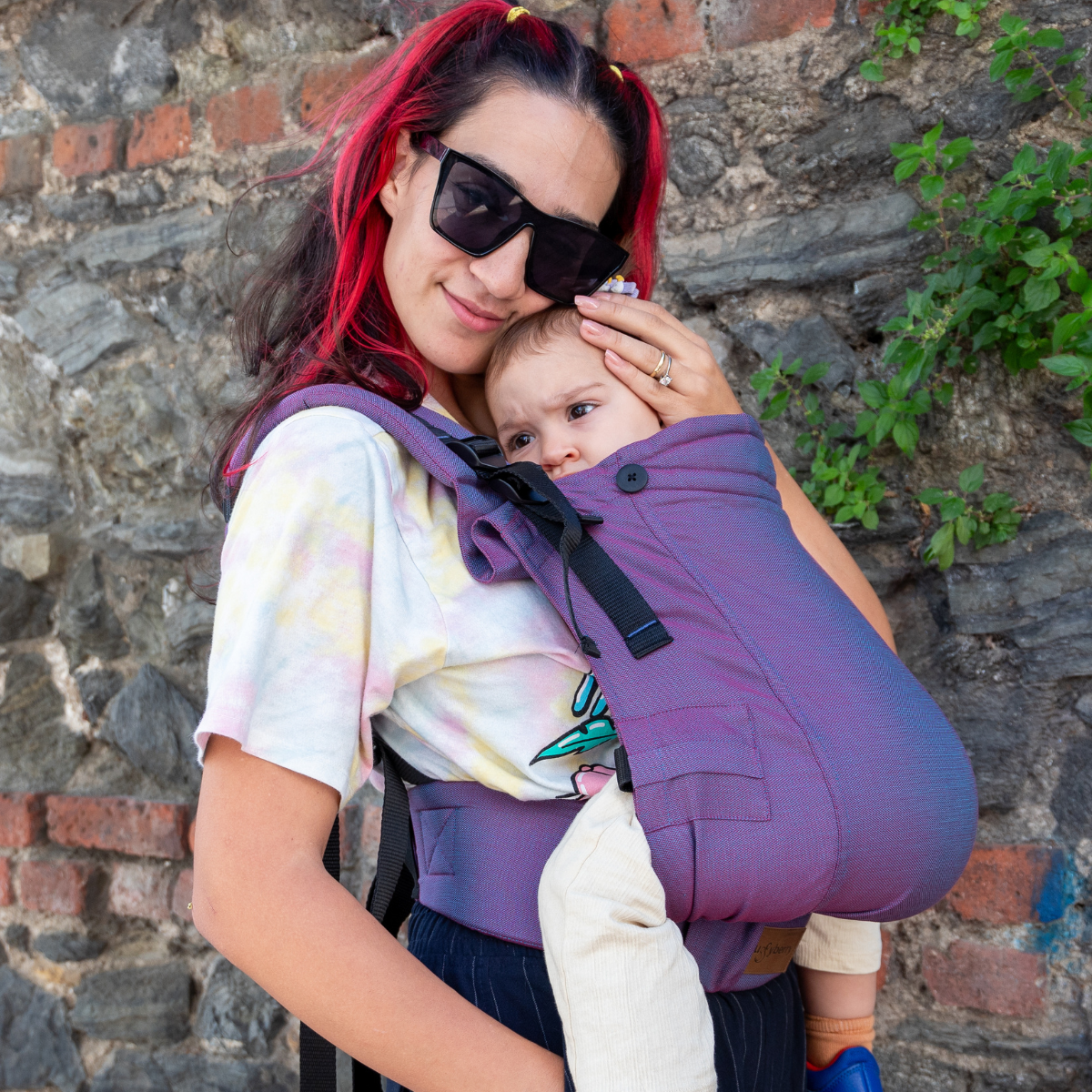 Huggy Plus Toddler Size Carrier - Berry