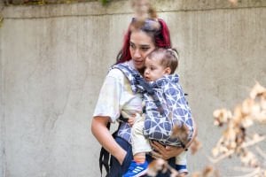 Huggy Plus Toddler Size Carrier - Marble Mist