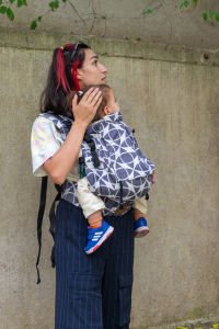 Huggy Plus Toddler Size Carrier - Marble Mist