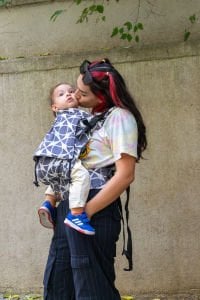 Huggy Plus Toddler Size Carrier - Marble Mist