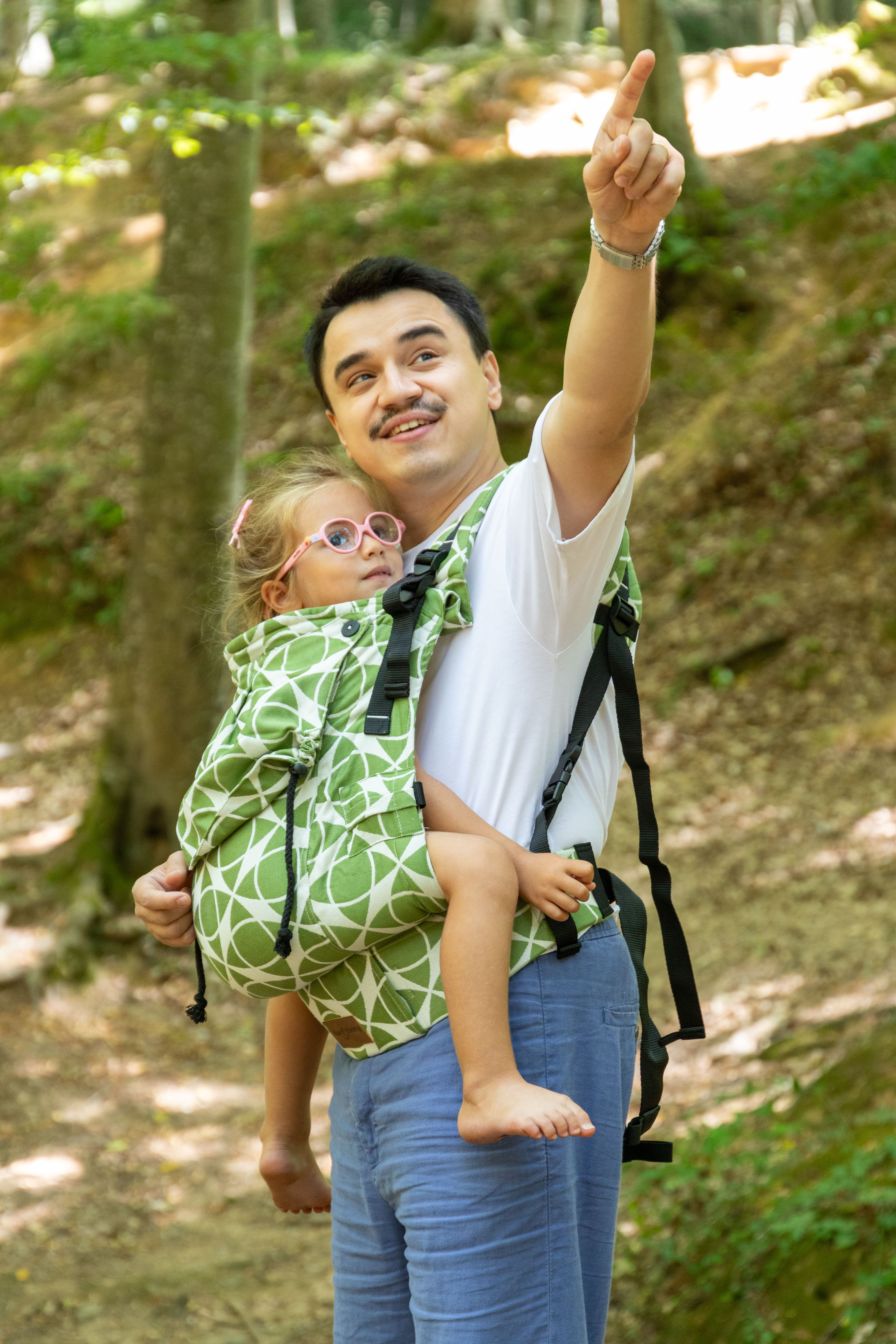 Huggy Plus Toddler Size Carrier - Marble Cedar