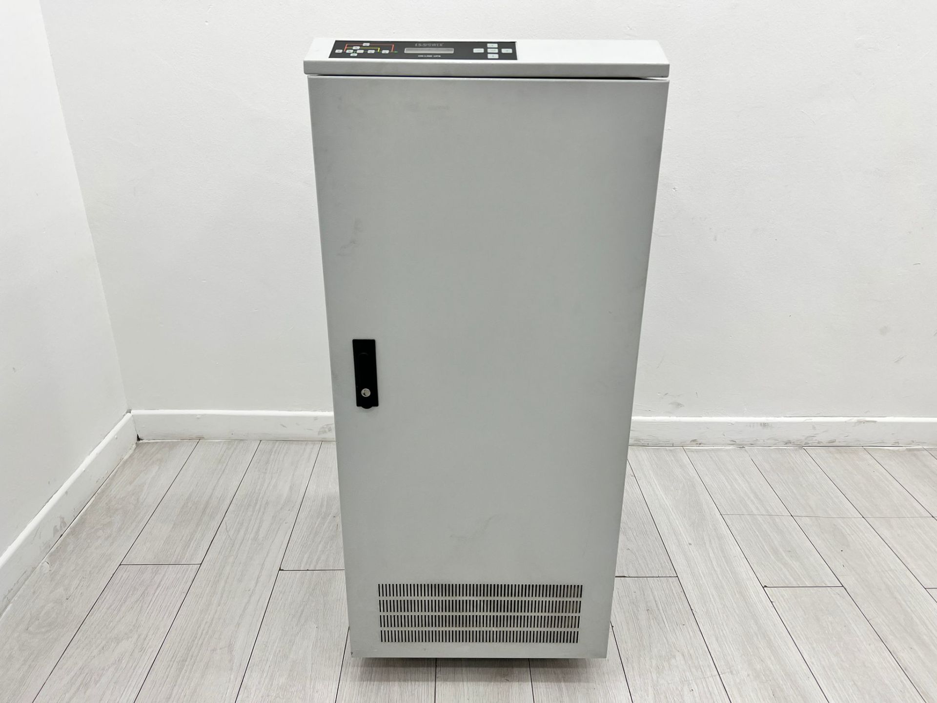 MAKRO OFİS - ON-LINE UPS ATLAS-330P 30kVA - 24kW AKÜ 30x12V