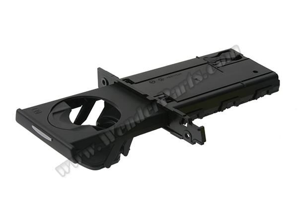 Bardaklık E90+LCI Ön Sağ; Siyah