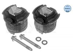 Travers Takozu (Tm Tk) W210 Arka; Arka Taraf