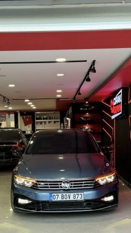 PASSAT B8 İÇİN 8.5 GÖRÜNÜM R-LINE ÖN TAMPON & PANJUR