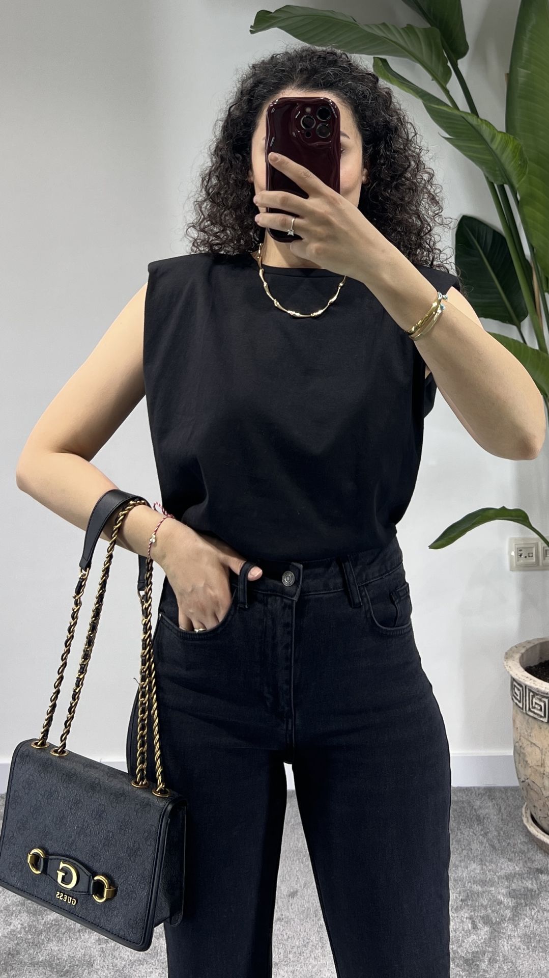 Quzu Kadın Omzu Vatkalı Kolsuz Basic Düz Tshirt Siyah