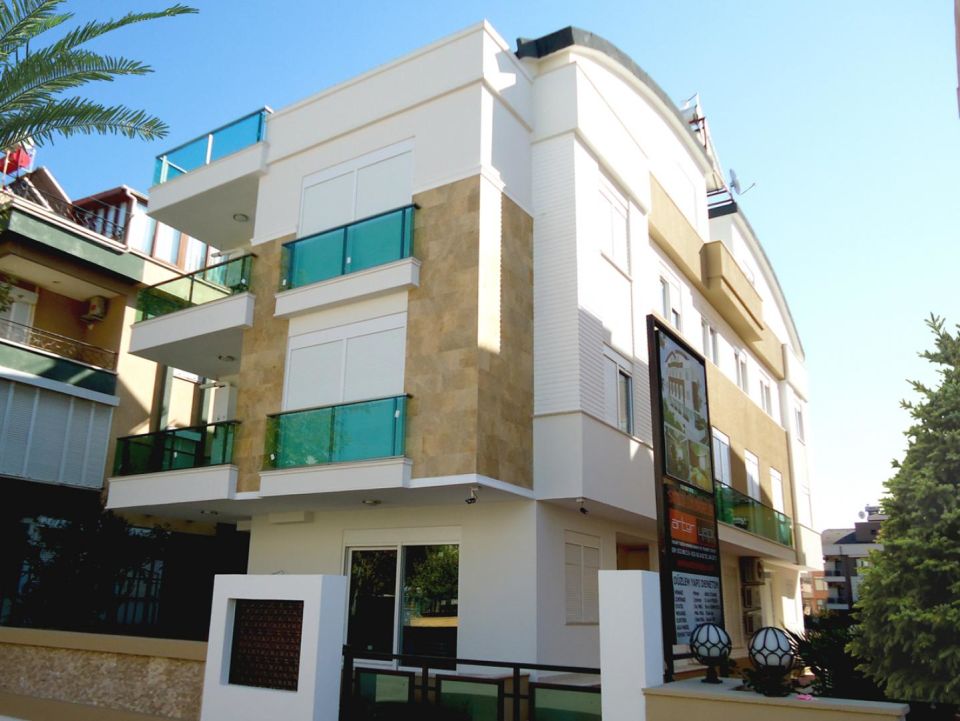 Ekrem Çavuşoğlu Apartmanı