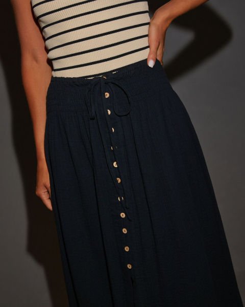 NAVY SKIRT