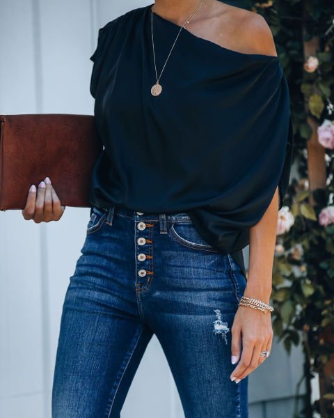 BLACK  BLOUSE