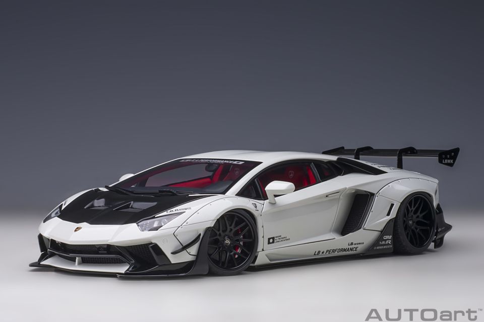 AUTOART LAMBORGHINI LIBERTY WALK AVENTADOR LMTD 1:18 (79241)