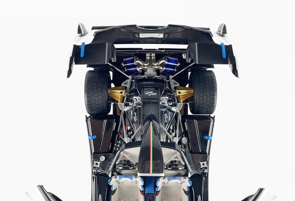 LCD MODELS PAGANİ ZONDA HP 2018 (18009) 1:18