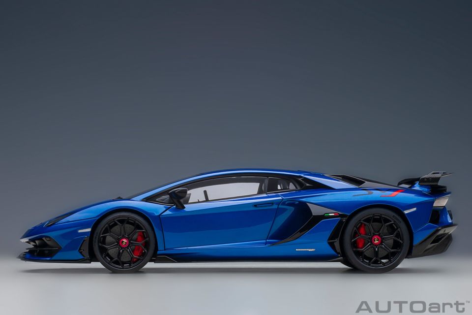 AUTOART LAMBORGHINI AVENTADOR SVJ 1:18 (79174)