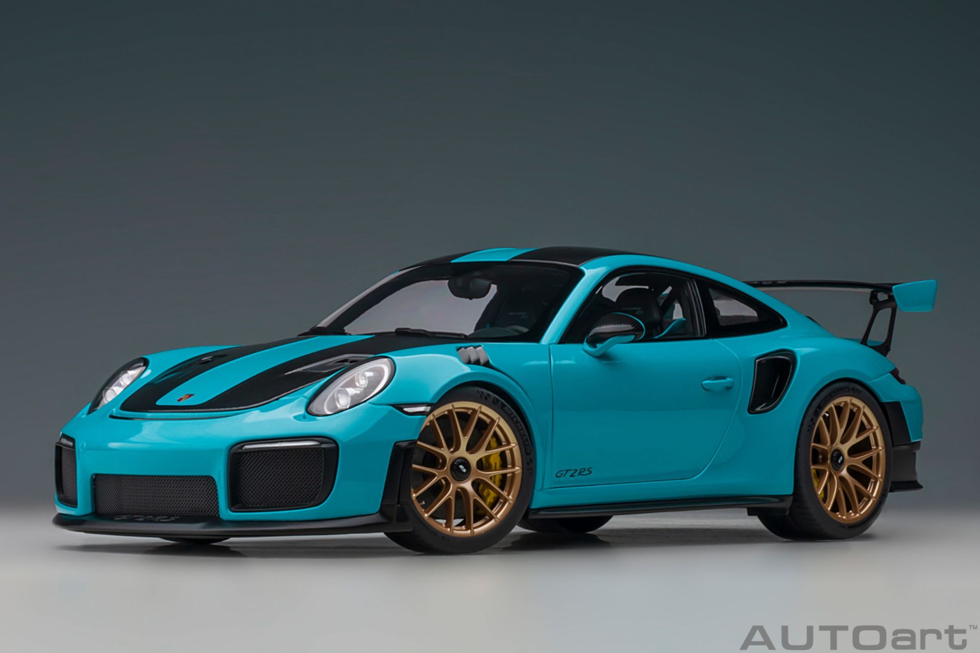 AUTOART PORSCHE 911 GT2 RS WEISSACH PACKAGE 1:18 (78175)