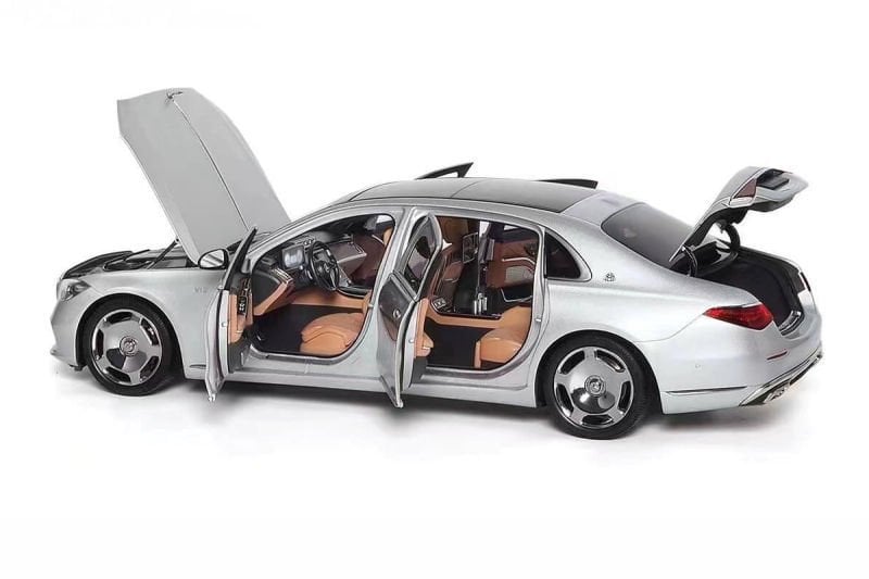 ALMOST REAL MERCEDES MAYBACH S600 V12 2021 1:18 (820118)