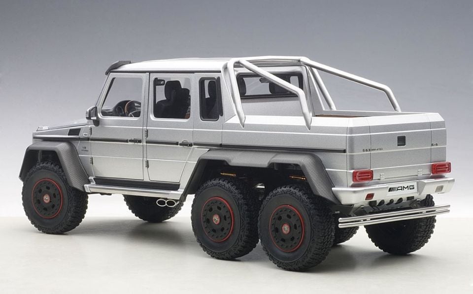 AUTO ART MERCEDES G63 AMG 6X6 76301 1:18