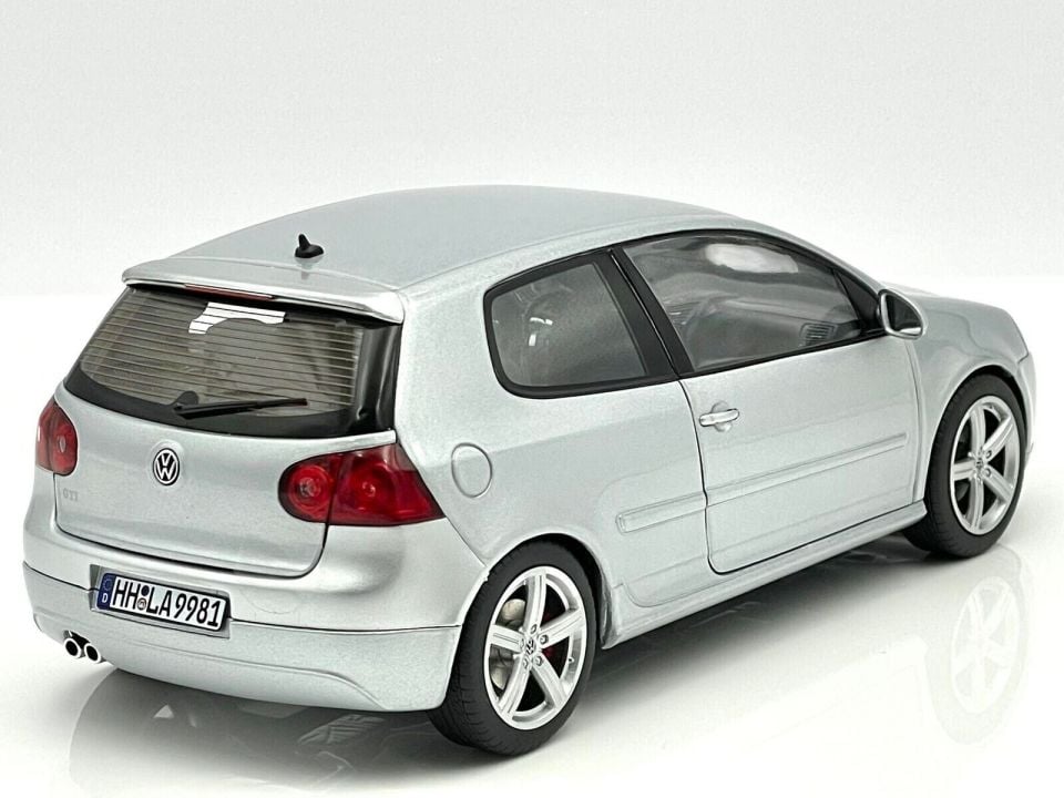 NOREV VOLKSWAGEN GOLF GTI PIRELLI 2007 1:18 (188425)