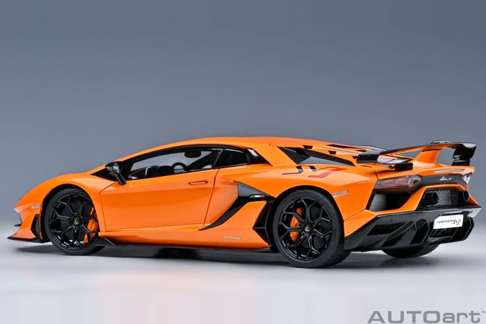 AUTO ART LAMBORGHINI AVENTADOR SVJ (79218) 1:18