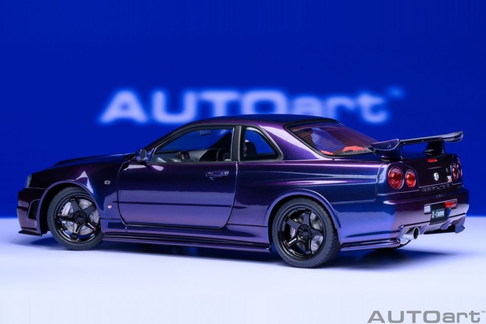 AUTOART NISSAN SKYLINE GT-R (R34) Z-TUNE 1:18 (77464)