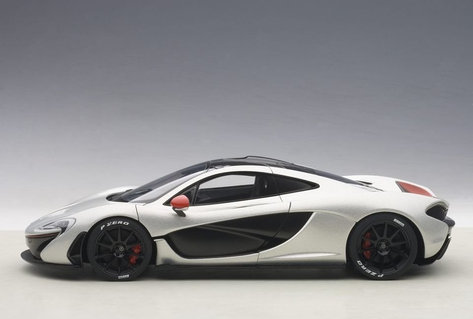 AUTOART MCLAREN P1 2013 1:18 (76023)