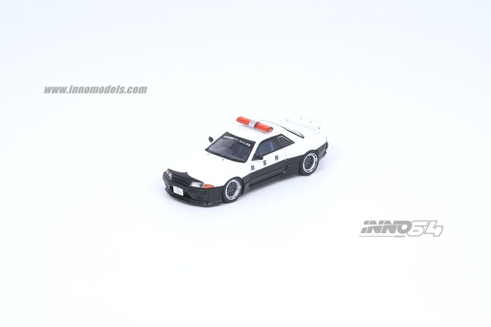 INNO 64 JAPAN POLICE LIVERY DRIFT CAR 1:64