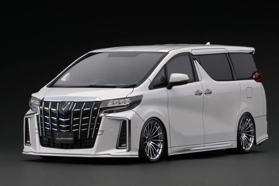 IGNITION MODEL 1:18 TOYOTA ALPHARD (H30W) (IG2428)