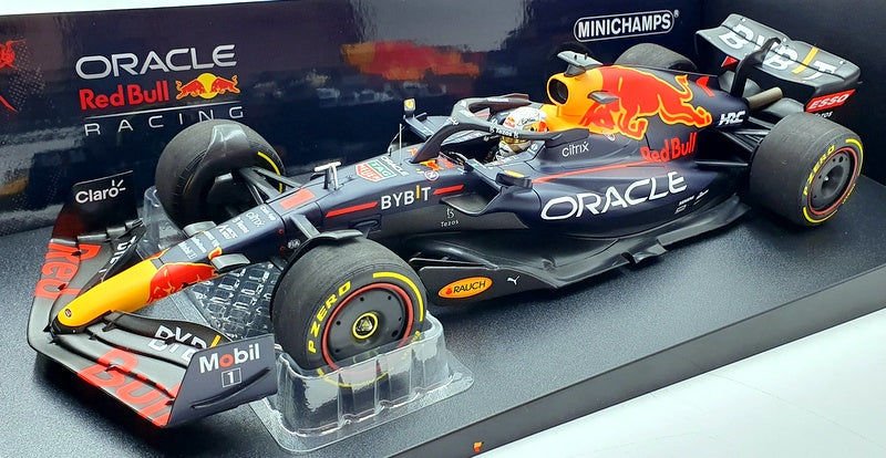 MINICHAMPS ORACLE RED BULL RACING RB19 2023 1:18 (110230701)