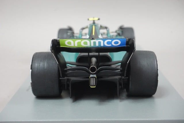 SPARK ASTON MARTIN SEBASTIAN VETTEL AMR22 1:18 (18S775)