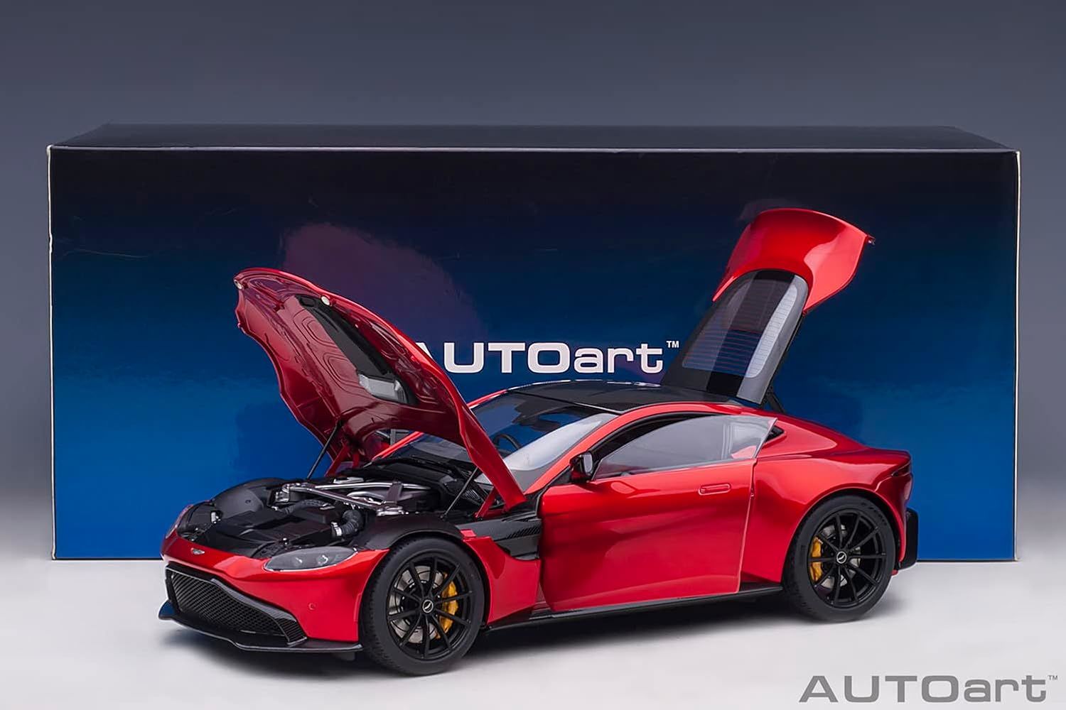 AUTO ART ASTON MARTIN VANTAGE 2019 (70277) 1:18