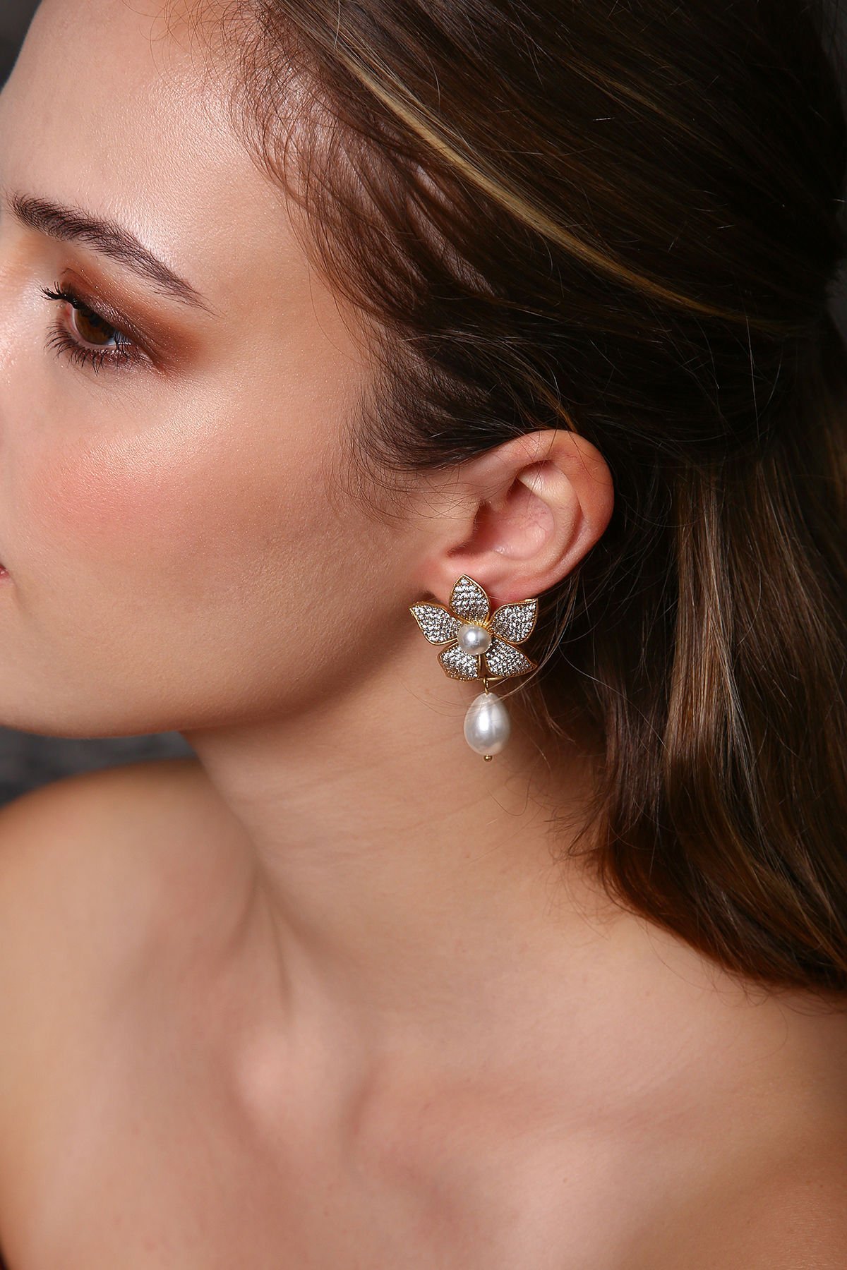 İncili Çiçek Küpe