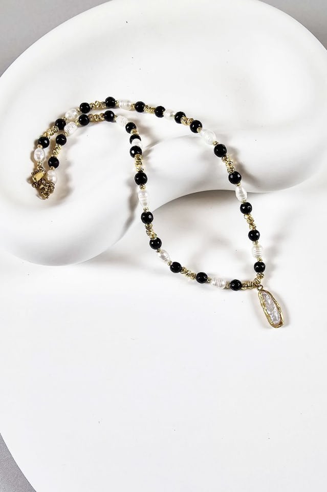 Black & White Onyx ve İncili Kolye