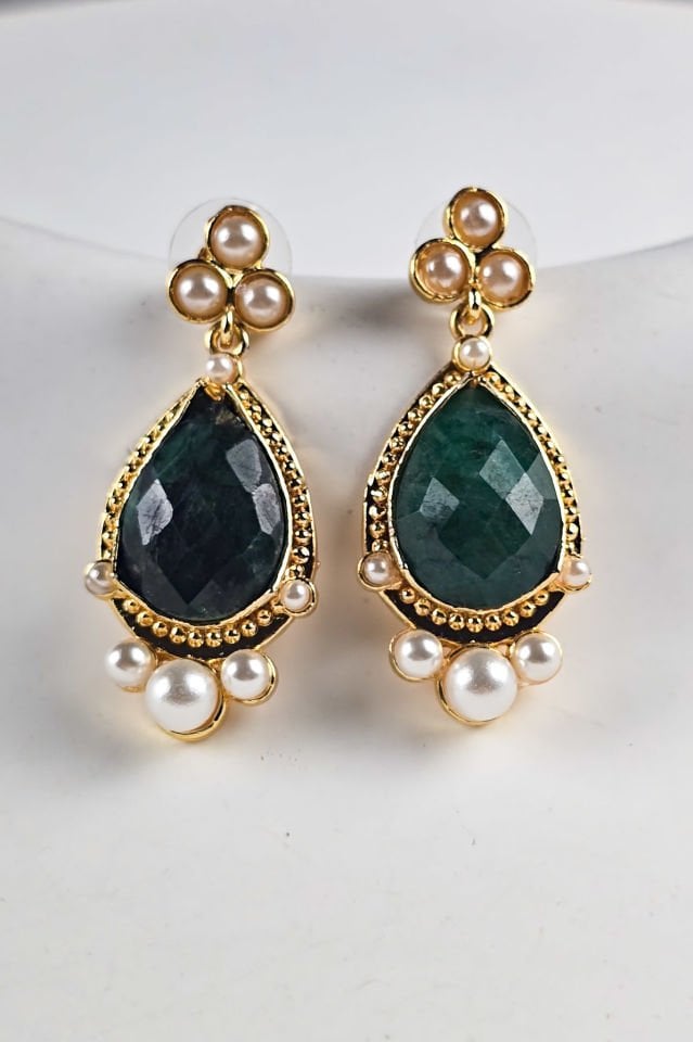 Yeşilin Asaleti Zümrüt Küpe