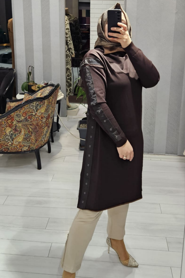 Misswhence Yanı ve Kolu Kuşgözlü Triko Tunik 34021